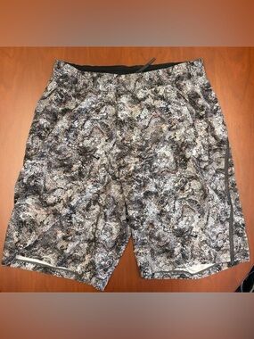 Lululemon Pace Breaker Lined Short 9” Size Medium